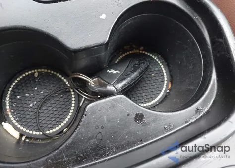 2014 Hyundai Santa Fe Limited z USA, uszkodzony, nr VIN KM8SR4HF6EU078020